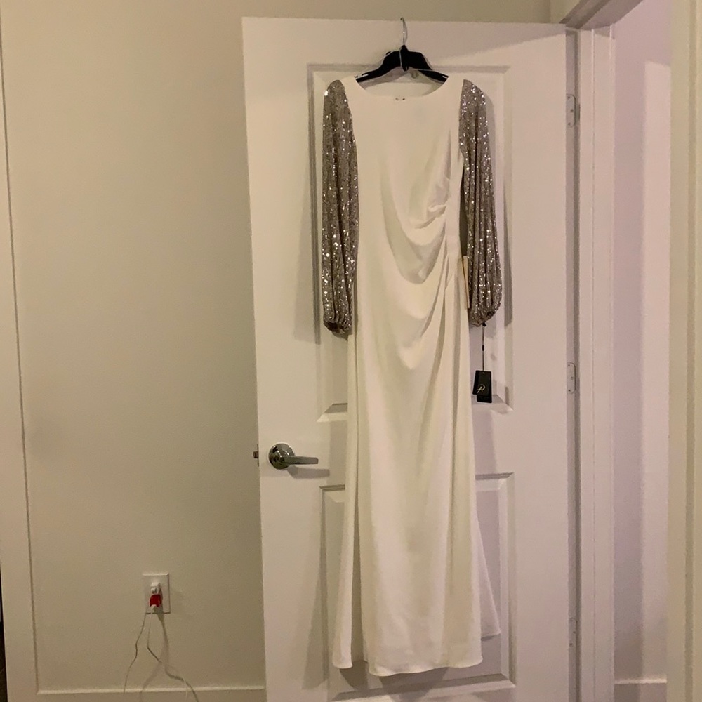 White dress brand new never worn